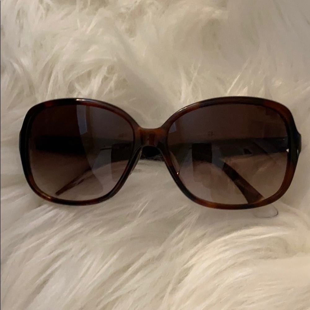 Brown sunglasses